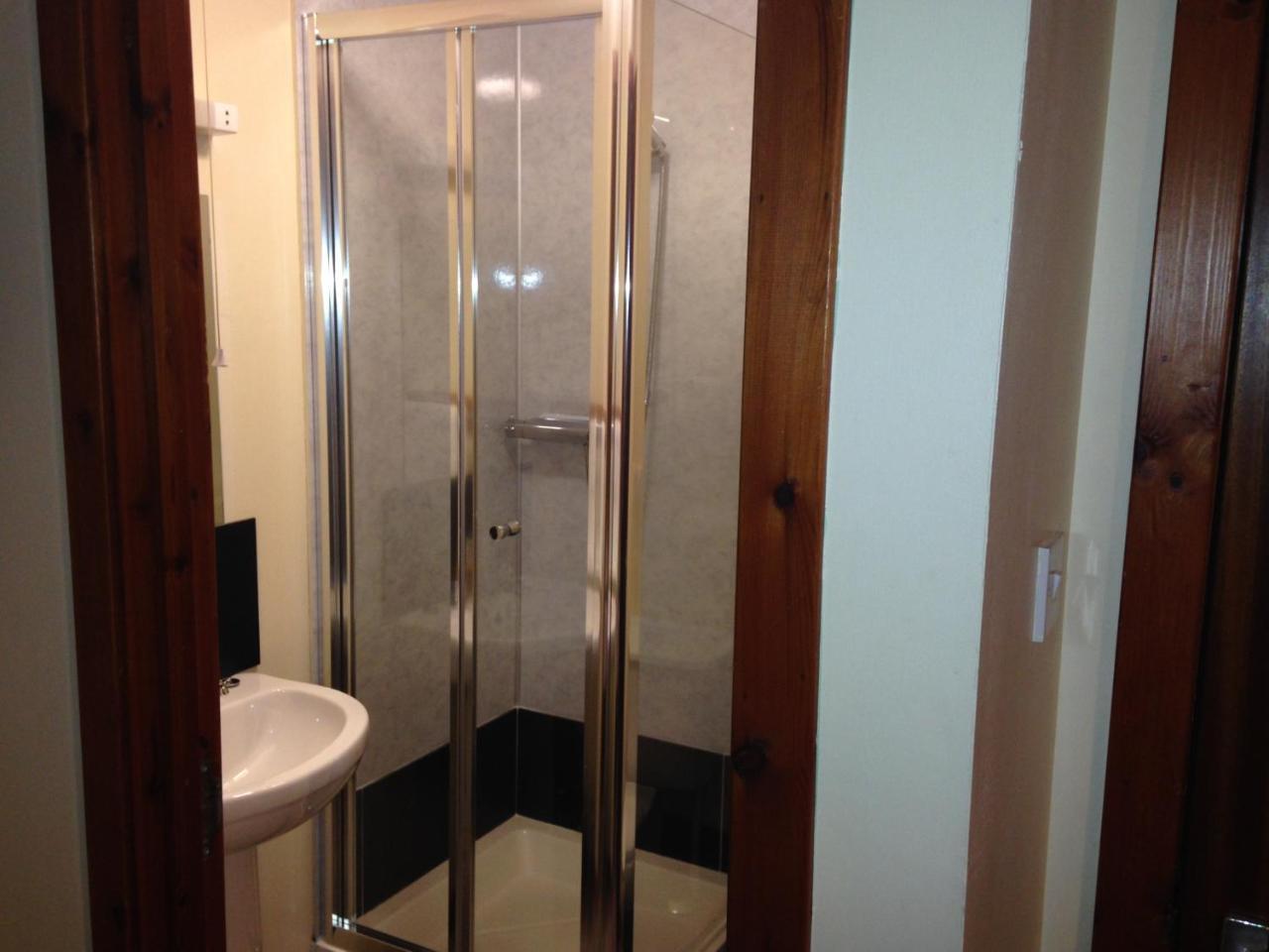 Bank Street 3*